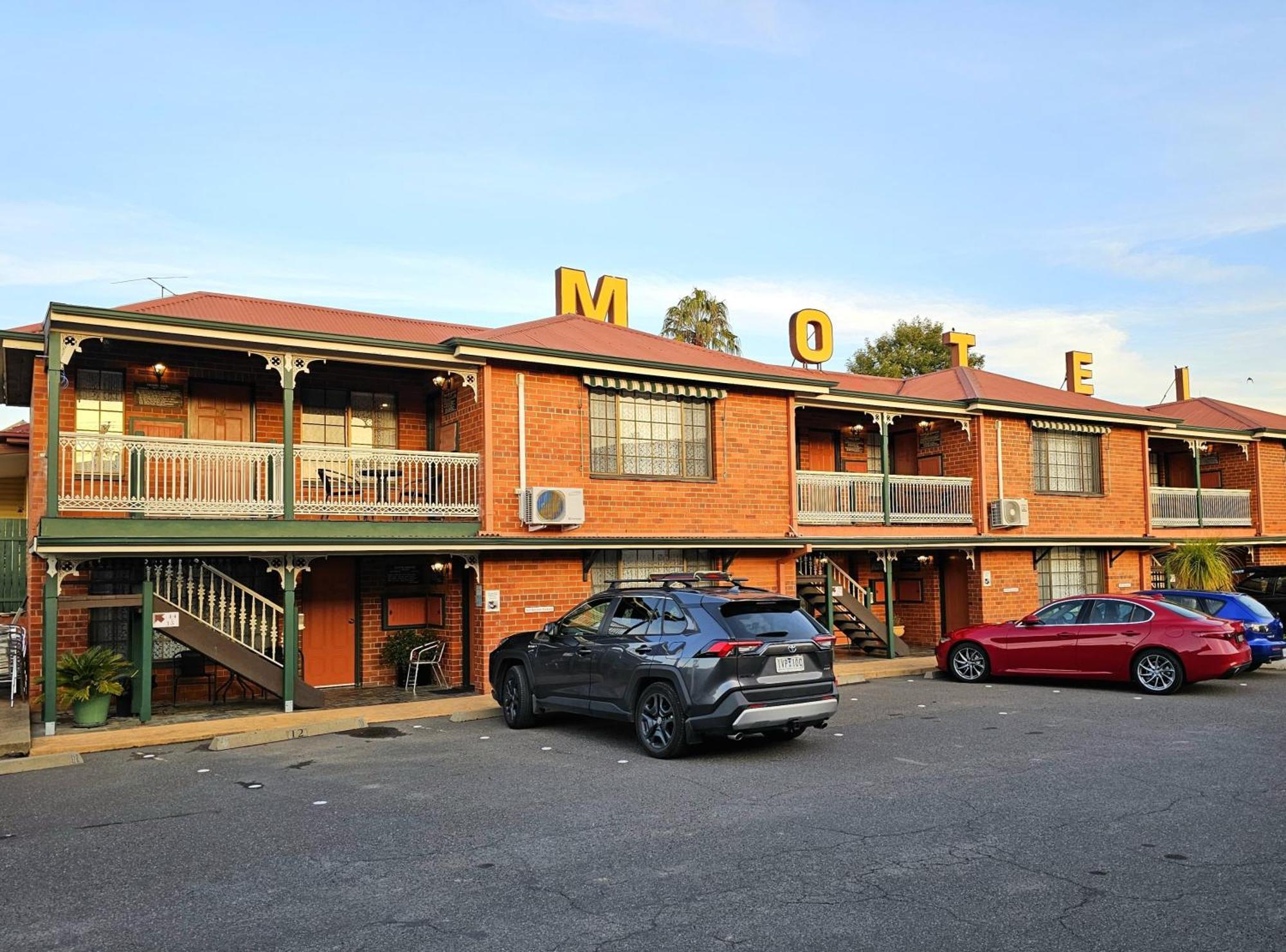 Poet's Recall Motel Gundagai Buitenkant foto